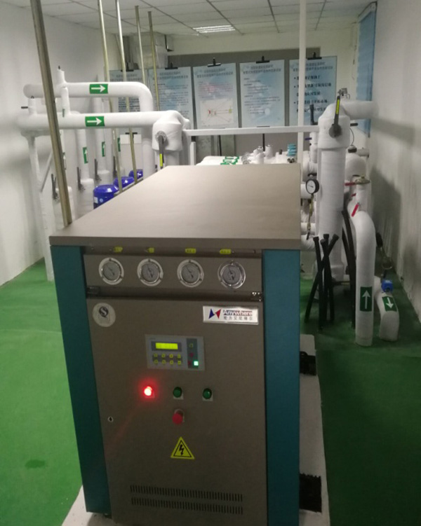 地源空气源热泵机房 地源空气源热泵机房