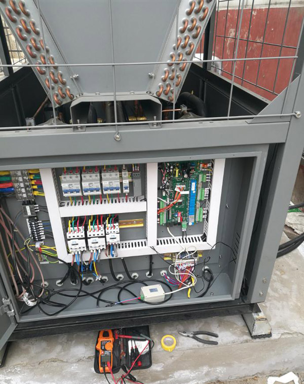 廊坊物探岩土公司空气源热泵电源接通工作